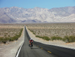Velké vzdálenosti, rovné silnice bez zatáček - to jsou dlouhé přejezdy v USA na kole