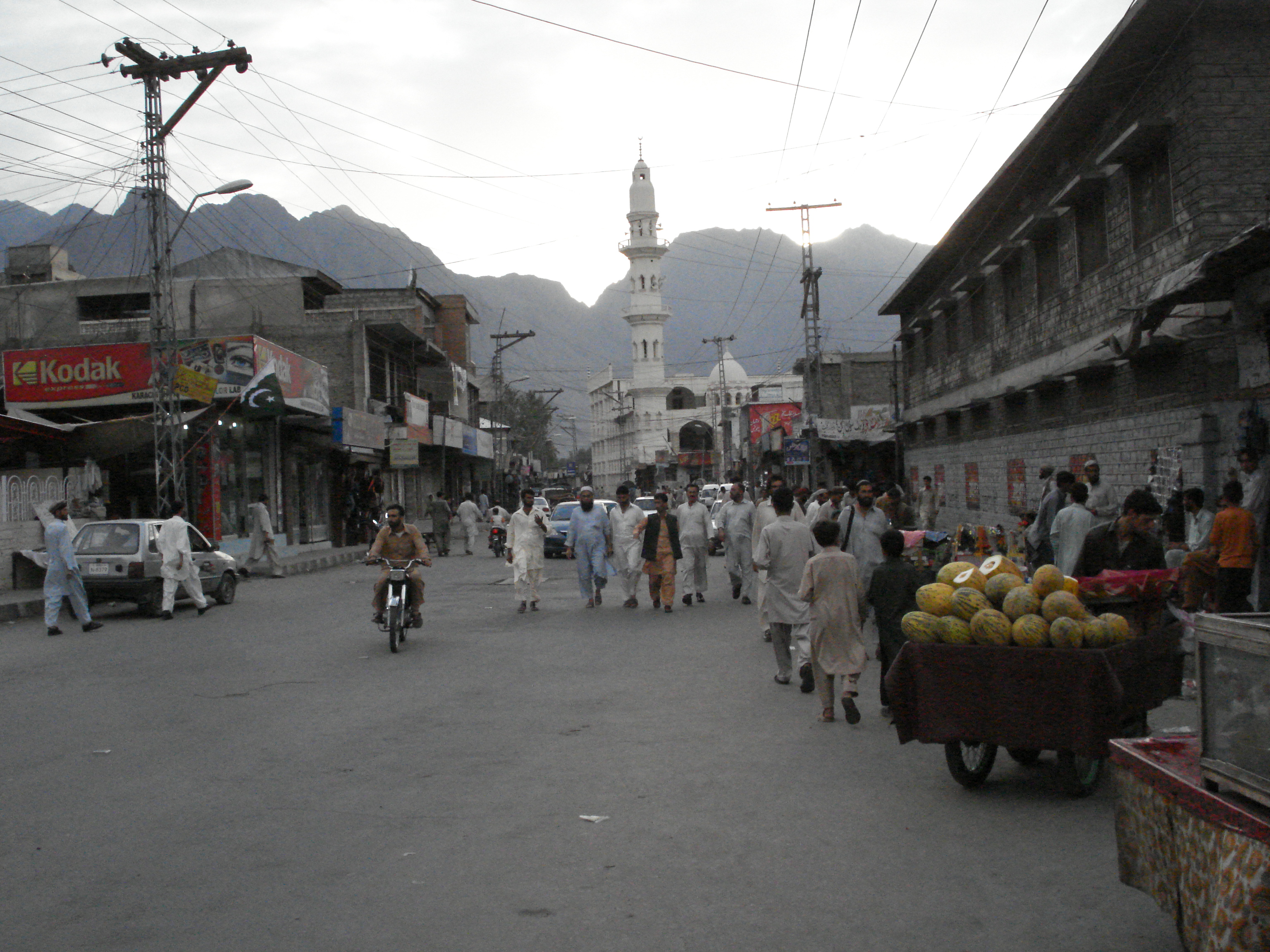 Moc žen na ulici nepotkáte - město Gilgit
